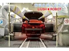 机器人技术：用裙边胶机器人涂装SUV遇到的问题和解决方案